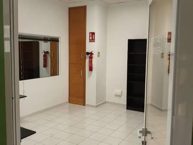 Local de lloguer en Guardamar del Segura amb Aire condicionat, Calefacció i Terrassa