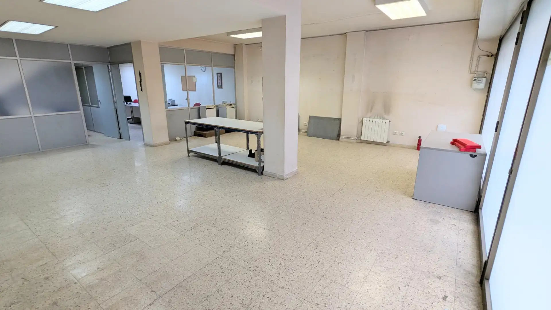 Local en venta en Barcelona con Calefacción, Internet y Alarma