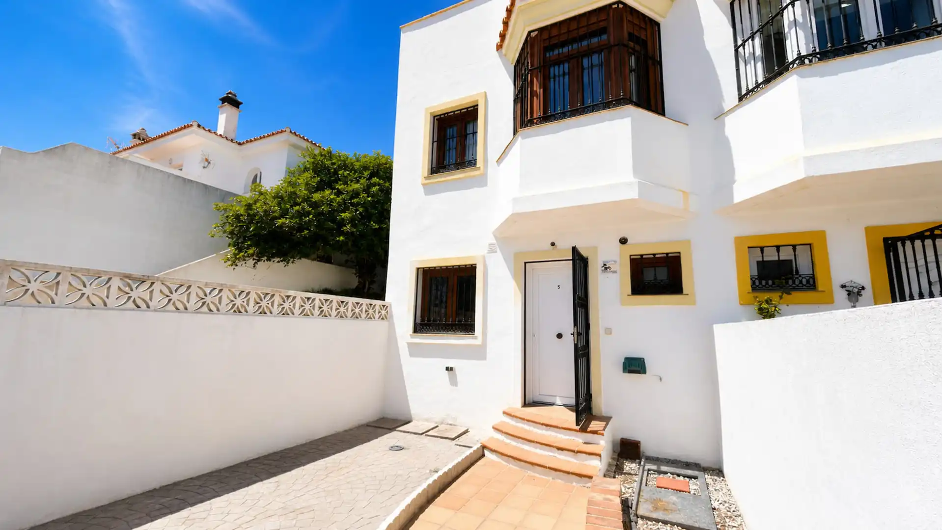 Adossat amb jardí en venda a Puerto de la Duquesa, imagen 2