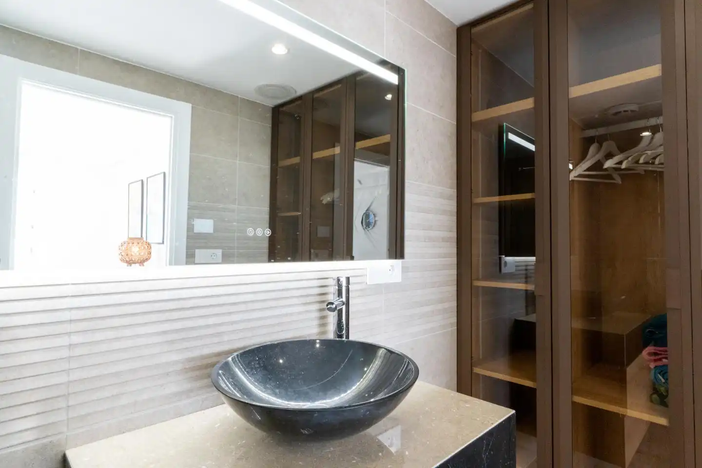 Badezimmer von Wohnung zum Verkauf in Santa Pola mit Klimaanlage, Heizung und Terrasse
