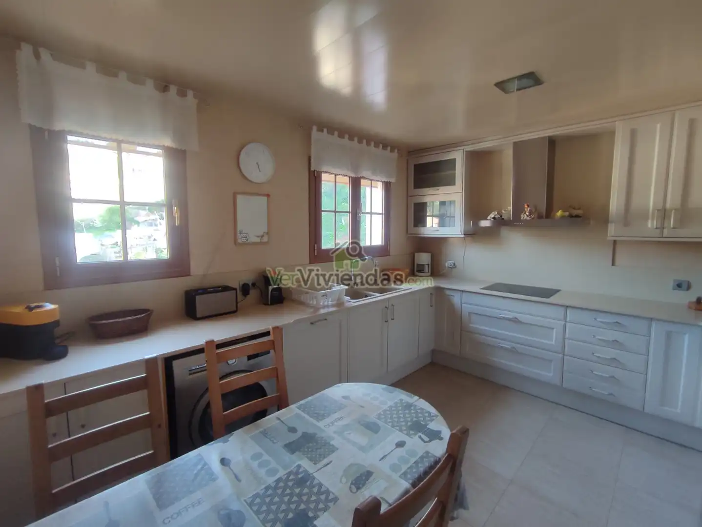 Cocina de Casa o chalet en venta en Vallirana con Aire acondicionado, Calefacción y Jardín privado