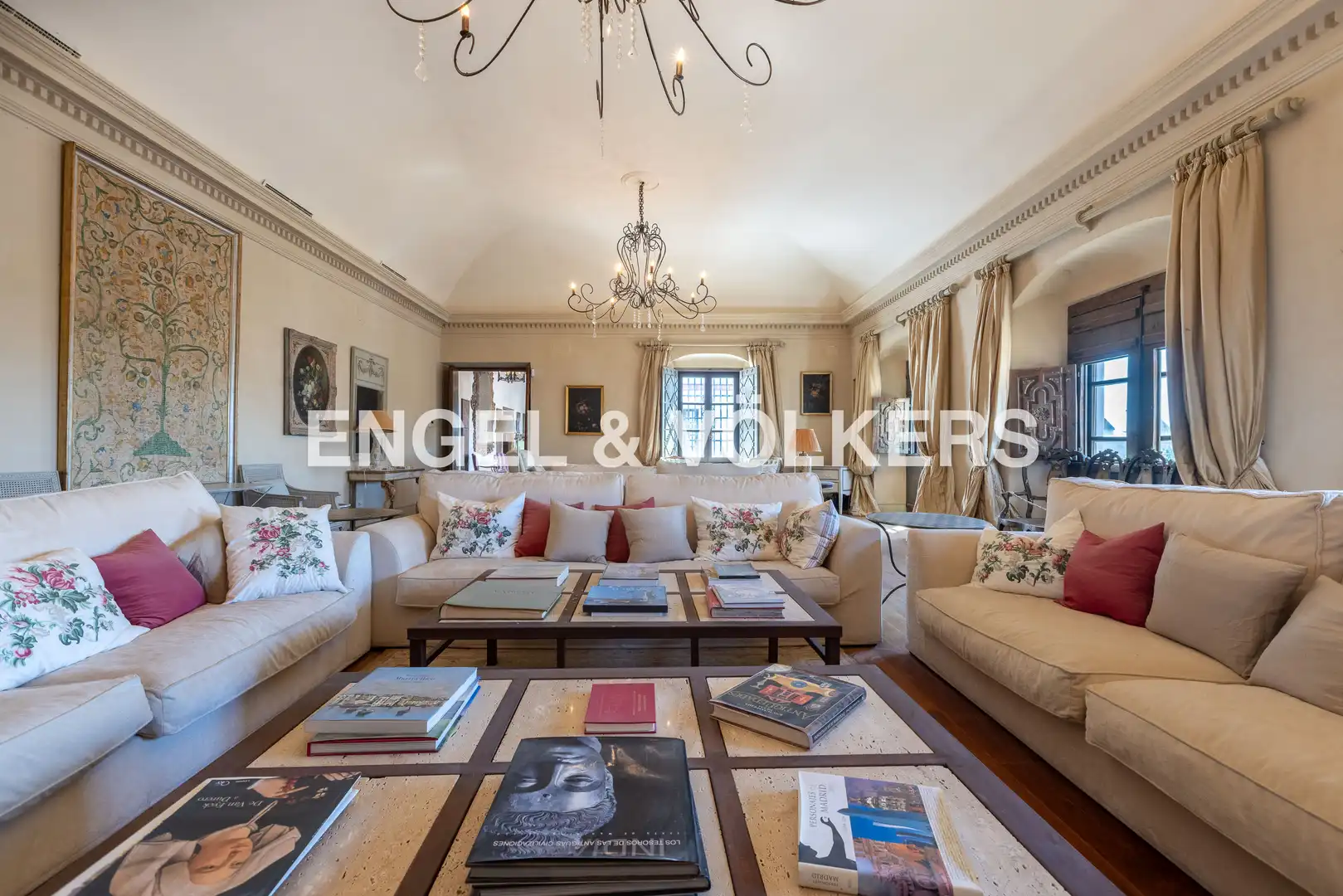 Sala de estar de Casa o chalet en venta en Carmona con Calefacción, Jardín privado y Terraza