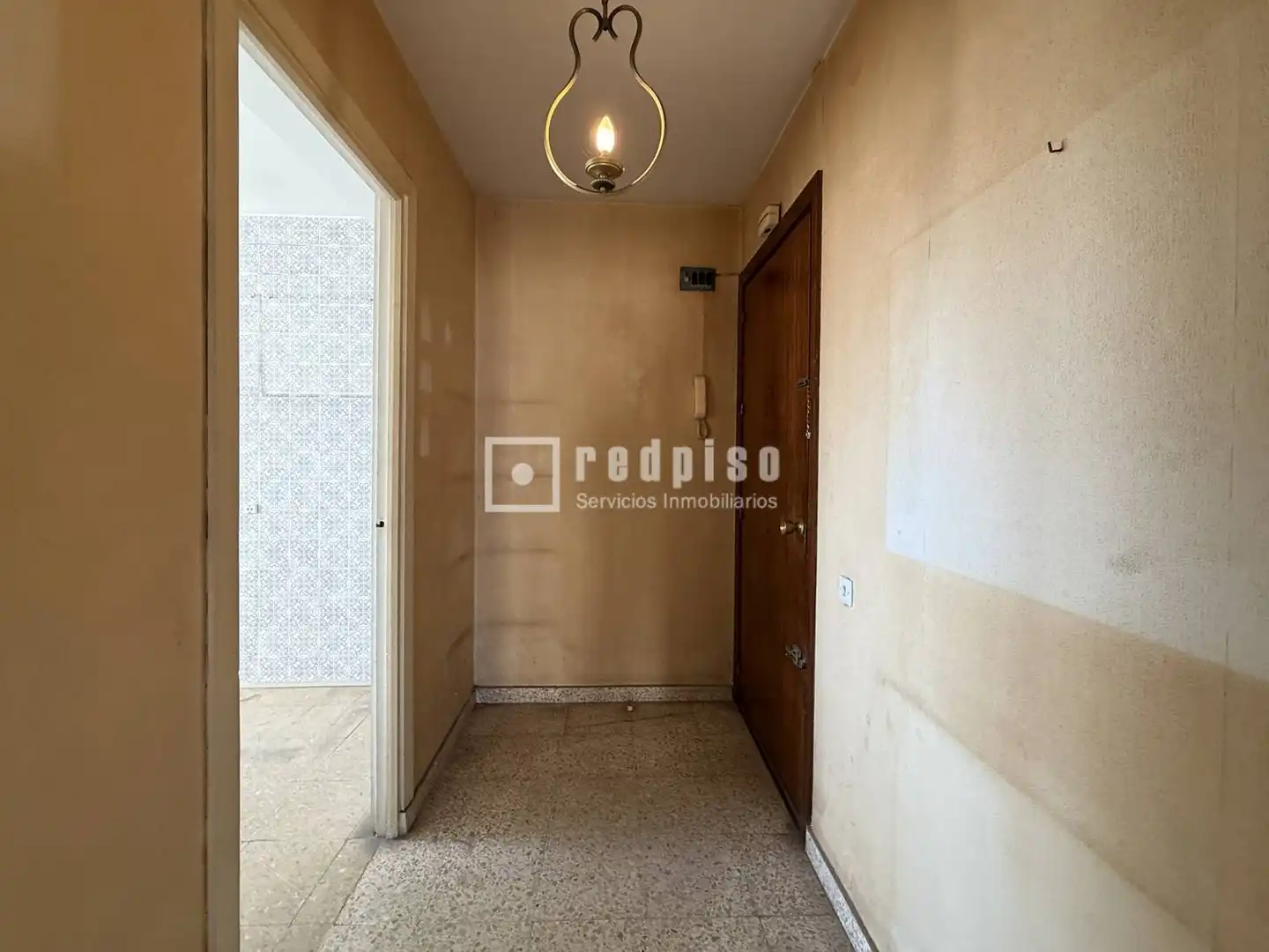 Piso en venta en Málaga con Calefacción, Terraza y Alarma