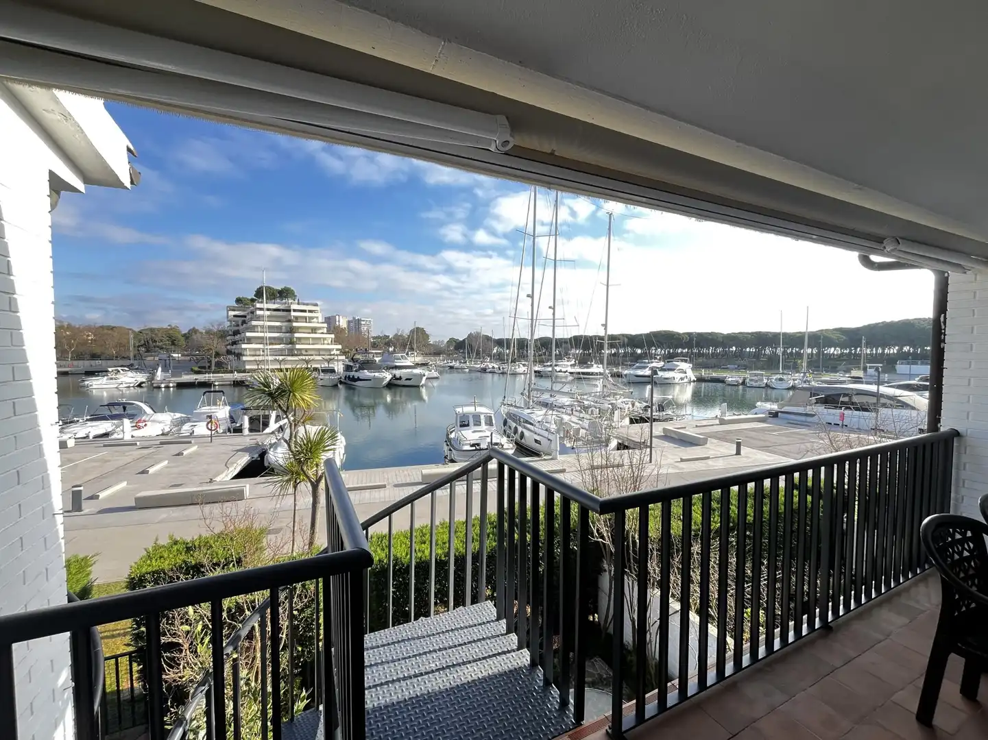 Terrasse von Einfamilien-Reihenhaus zum Verkauf in Castell d'Aro, Platja d'Aro i s'Agaró mit Klimaanlage, Terrasse und Schwimmbad