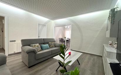 Living room of Single-family semi-detached for sale in Terrassa  with Air Conditioner, Terrace and Balcony