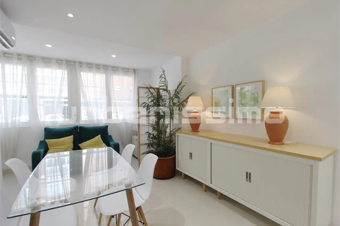 Sala d'estar de Apartament de lloguer en Madrid amb Aire condicionat, Calefacció i Moblat