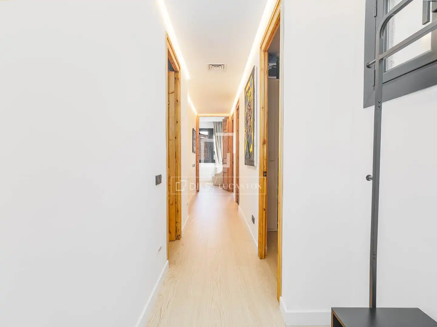 Wohnung zum Verkauf in Barcelona mit Klimaanlage, Terrasse und Balkon