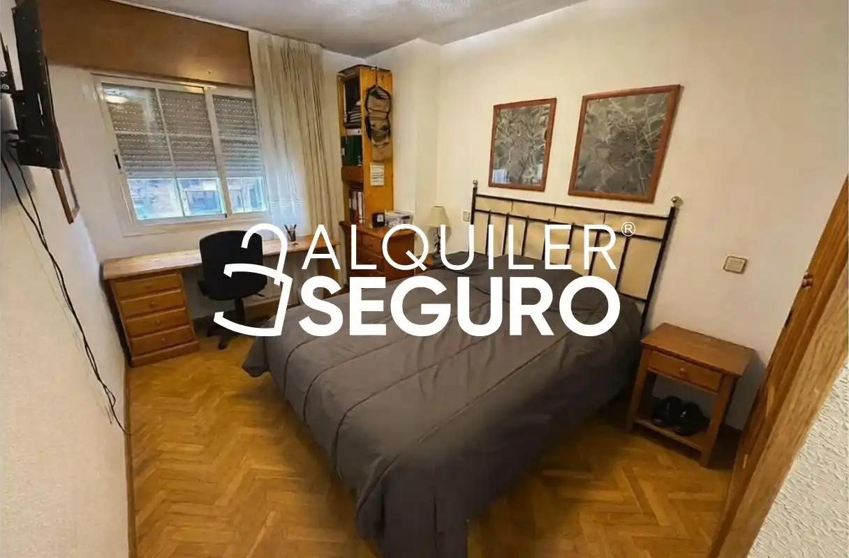 Dormitori de Pis de lloguer en Coslada amb Aire condicionat, Calefacció i Terrassa