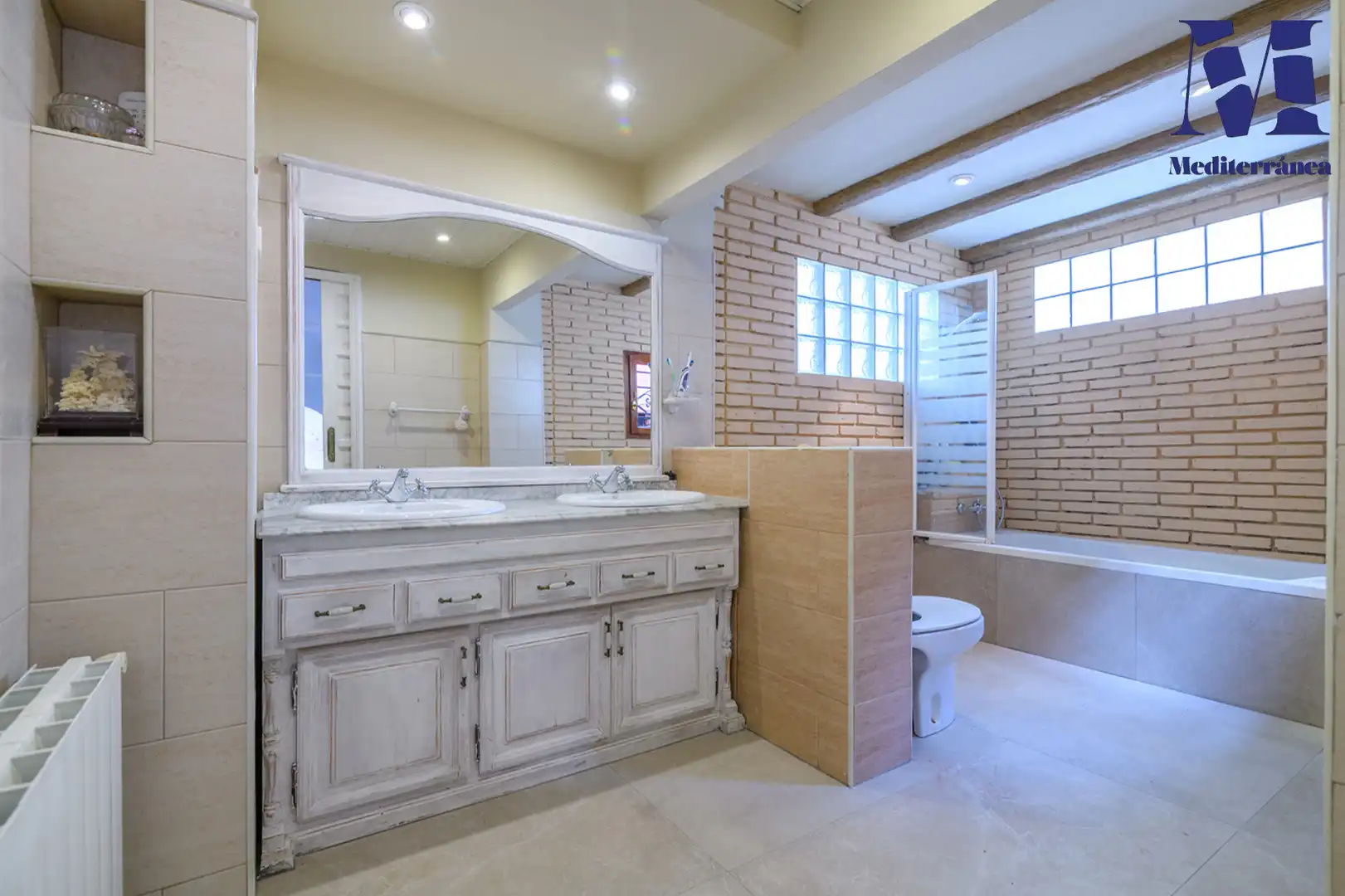 Bany de Casa o xalet en venda en Sitges amb Jardí privat, Parquet i Terrassa