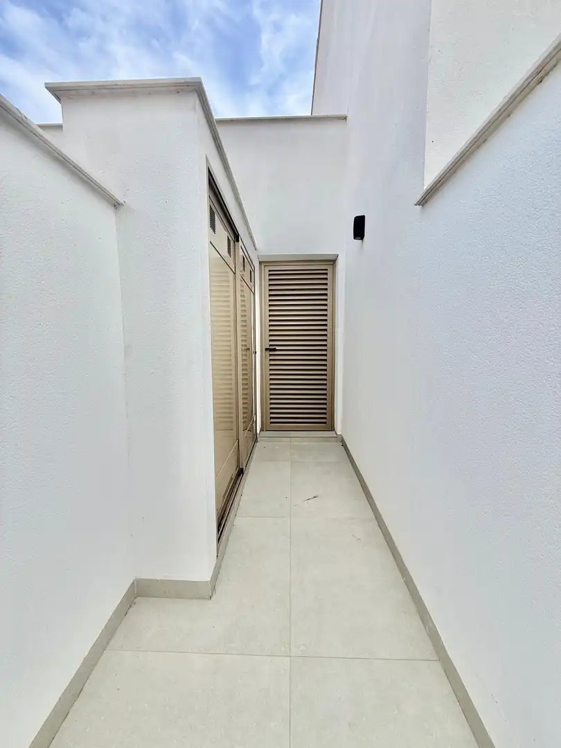 Dachboden zum Verkauf in San Pedro del Pinatar mit Klimaanlage, Heizung und Privatgarten