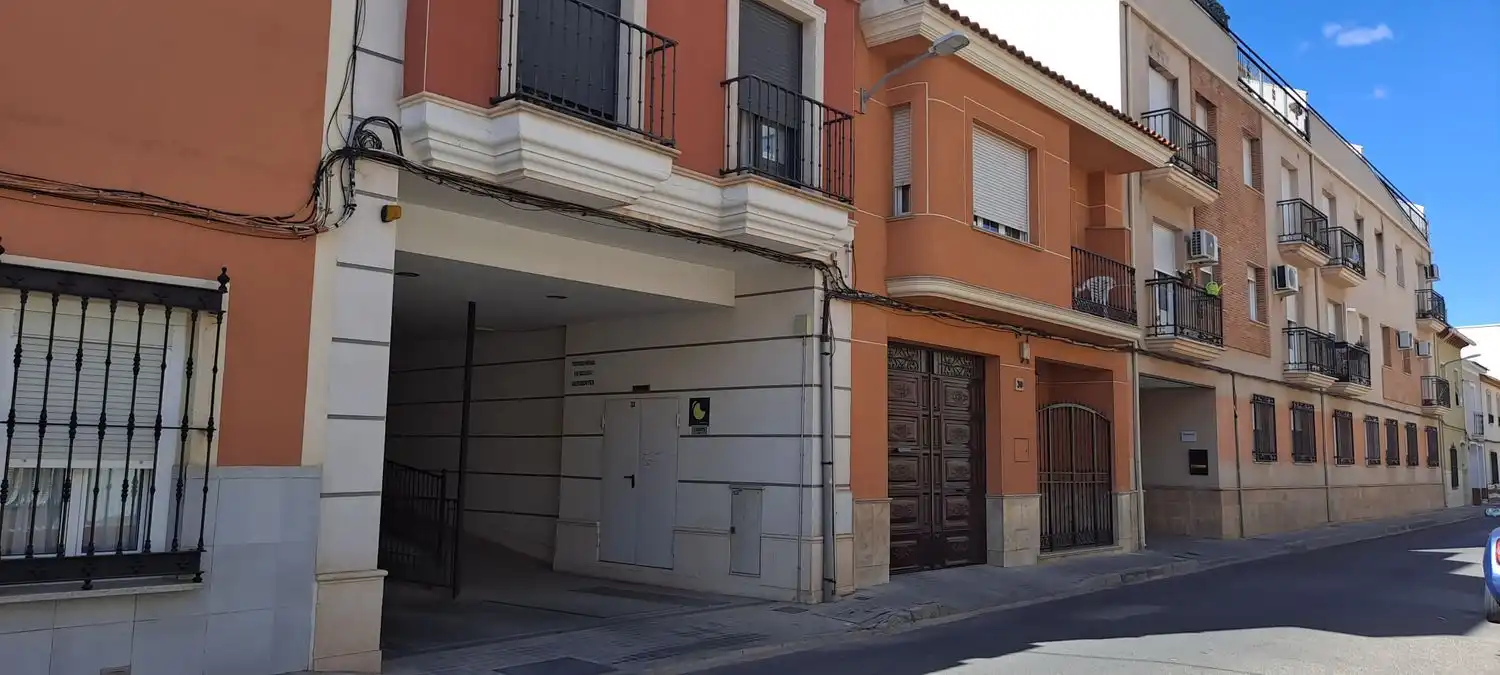 Aparcament amb ascensor en venda a Calle Carlos Morales
