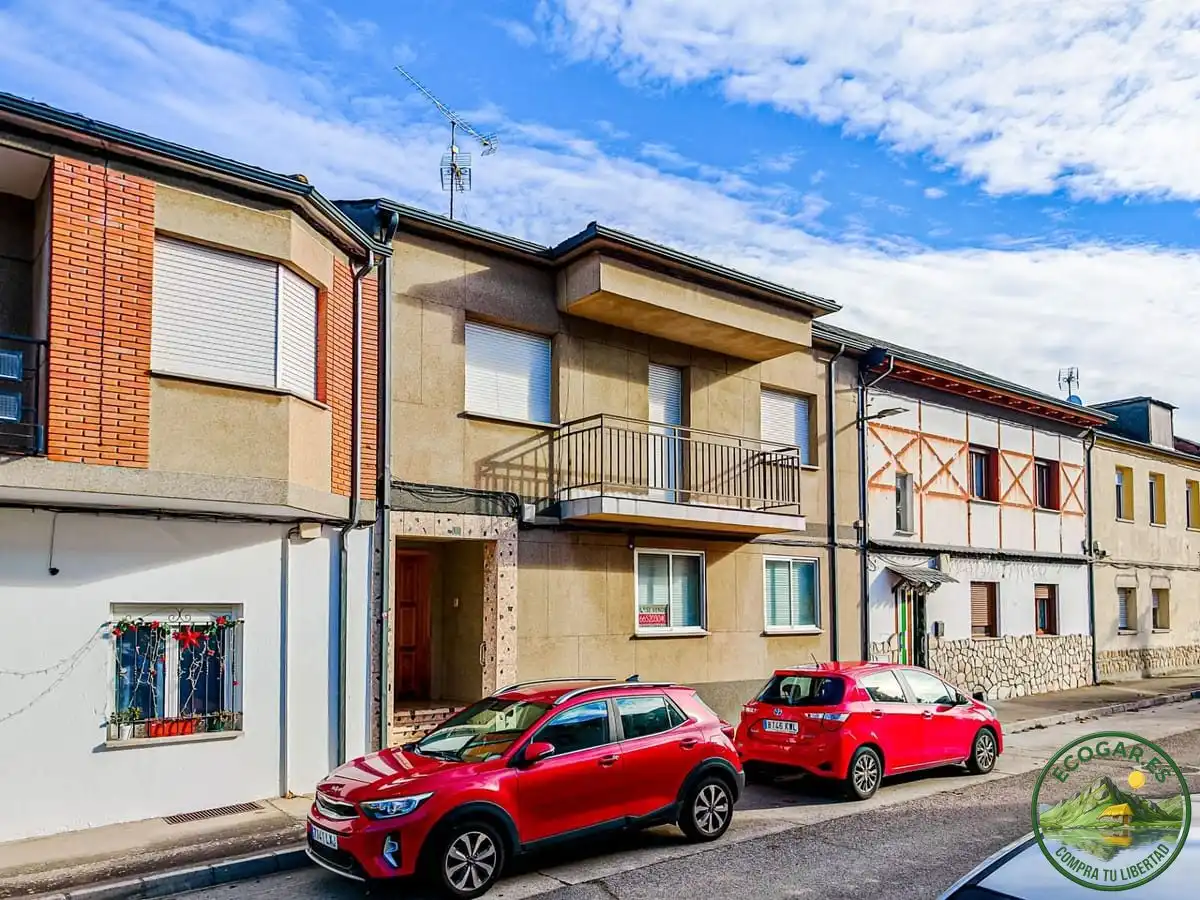 Vista exterior de Casa o chalet en venta en Ponferrada con Calefacción, Jardín privado y Terraza