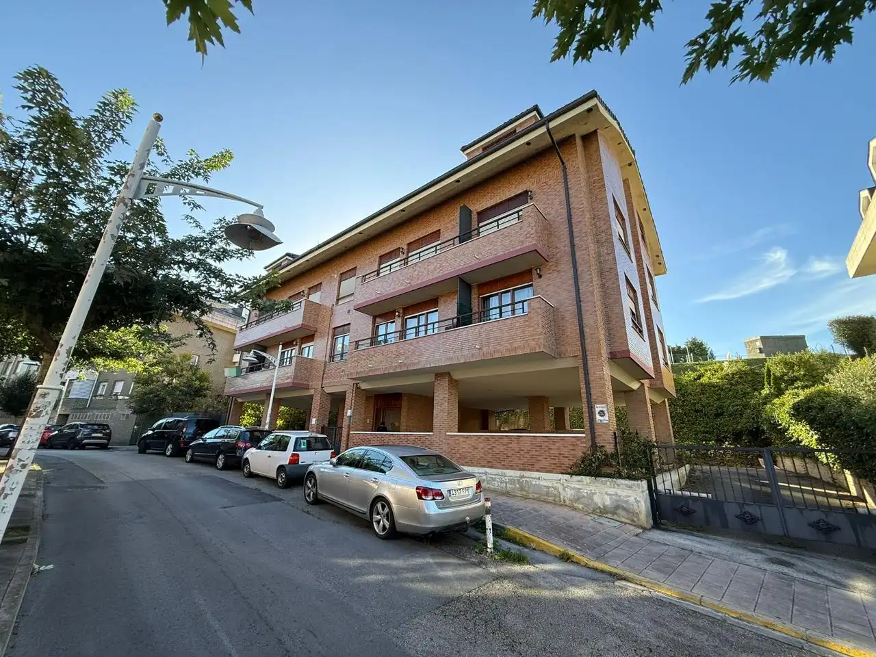 Vista exterior de Pis en venda en Castro-Urdiales amb Calefacció, Parquet i Terrassa