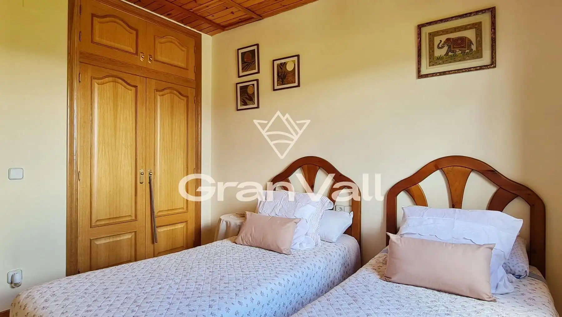 Habitación de Casa o chalet en venta en Puigcerdà con Calefacción, Jardín privado y Terraza