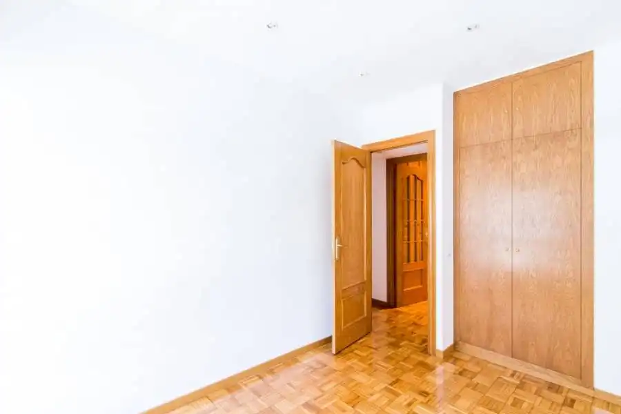 Piso en venta en Barcelona con Calefacción y Parquet