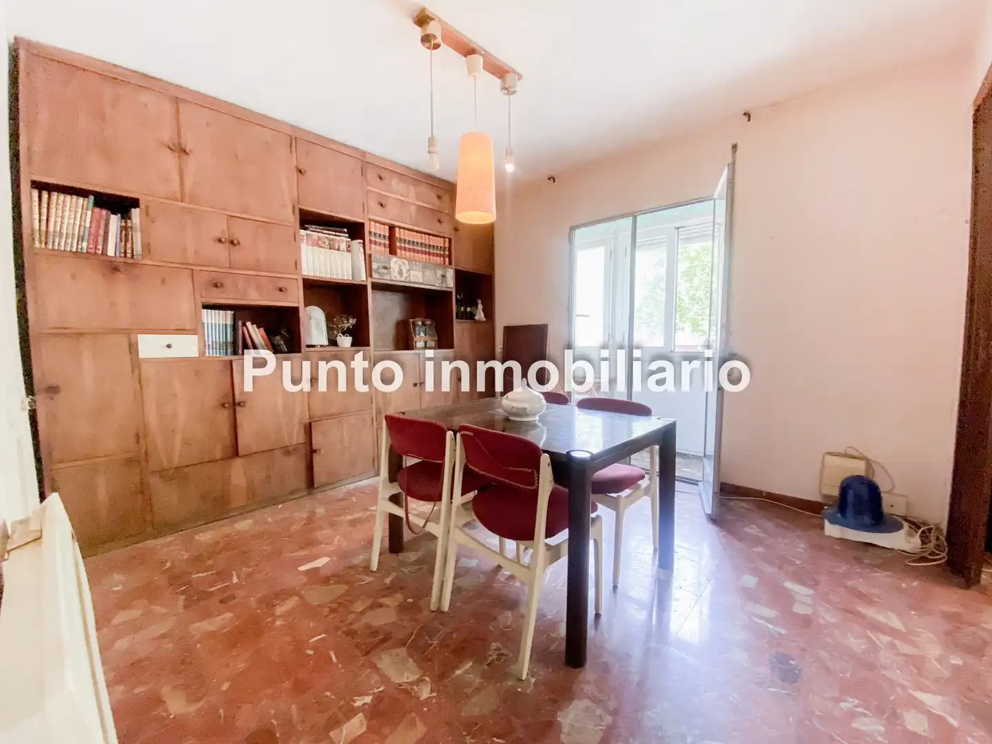 Sala d'estar de Pis en venda en Valladolid amb Calefacció, Parquet i Terrassa