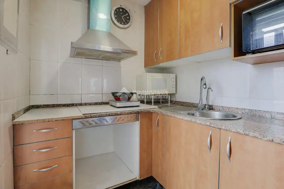 Cocina de Piso en venta en L'Hospitalet de Llobregat con Aire acondicionado y Calefacción