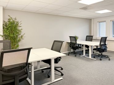 Office space with lift to rent in Calle Marie Curie 9
