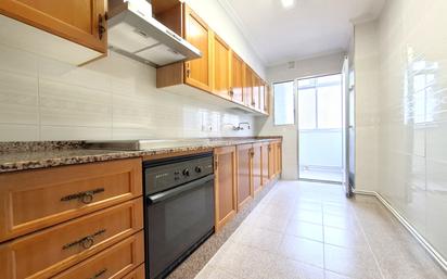 Kitchen of Flat for sale in Castellón de la Plana / Castelló de la Plana  with Air Conditioner, Heating and Storage room