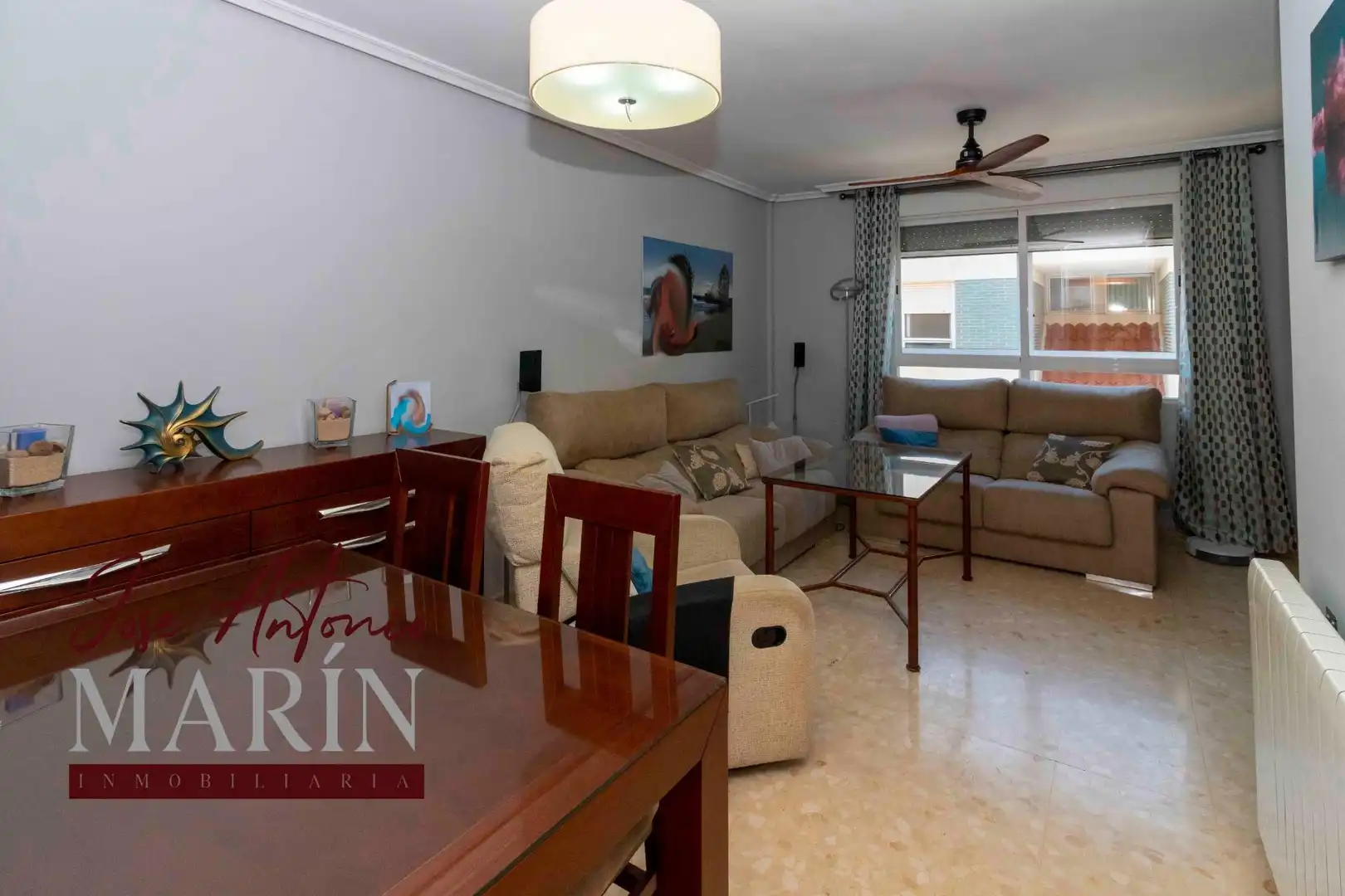 Sala de estar de Casa adosada en venta en Badajoz con Aire acondicionado, Calefacción y Trastero