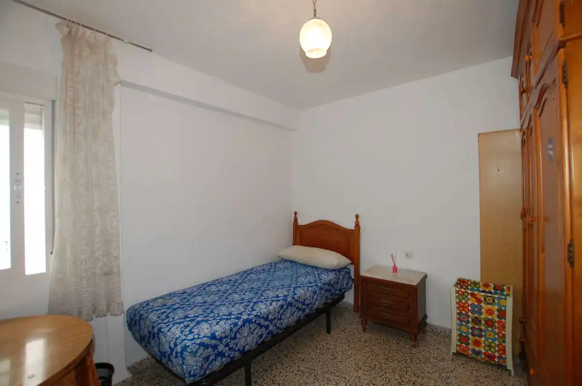 Habitación de Piso para compartir en Granada con Amueblado