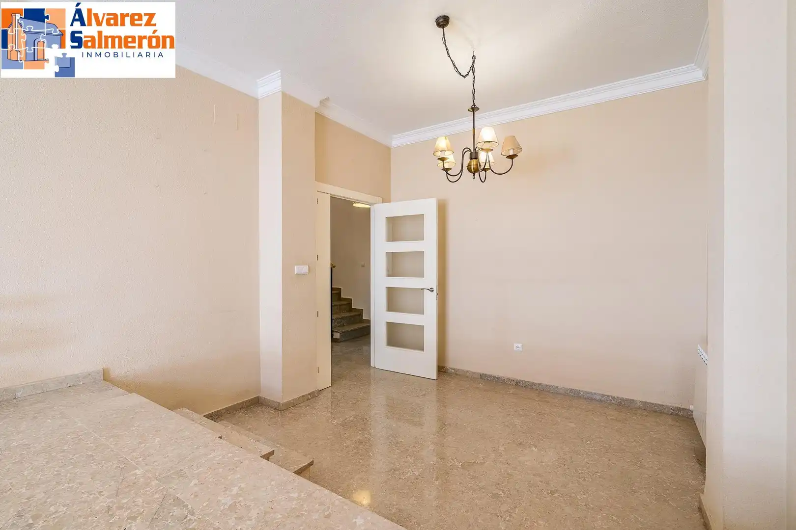 Casa adosada en venda en Huétor Vega amb Calefacció