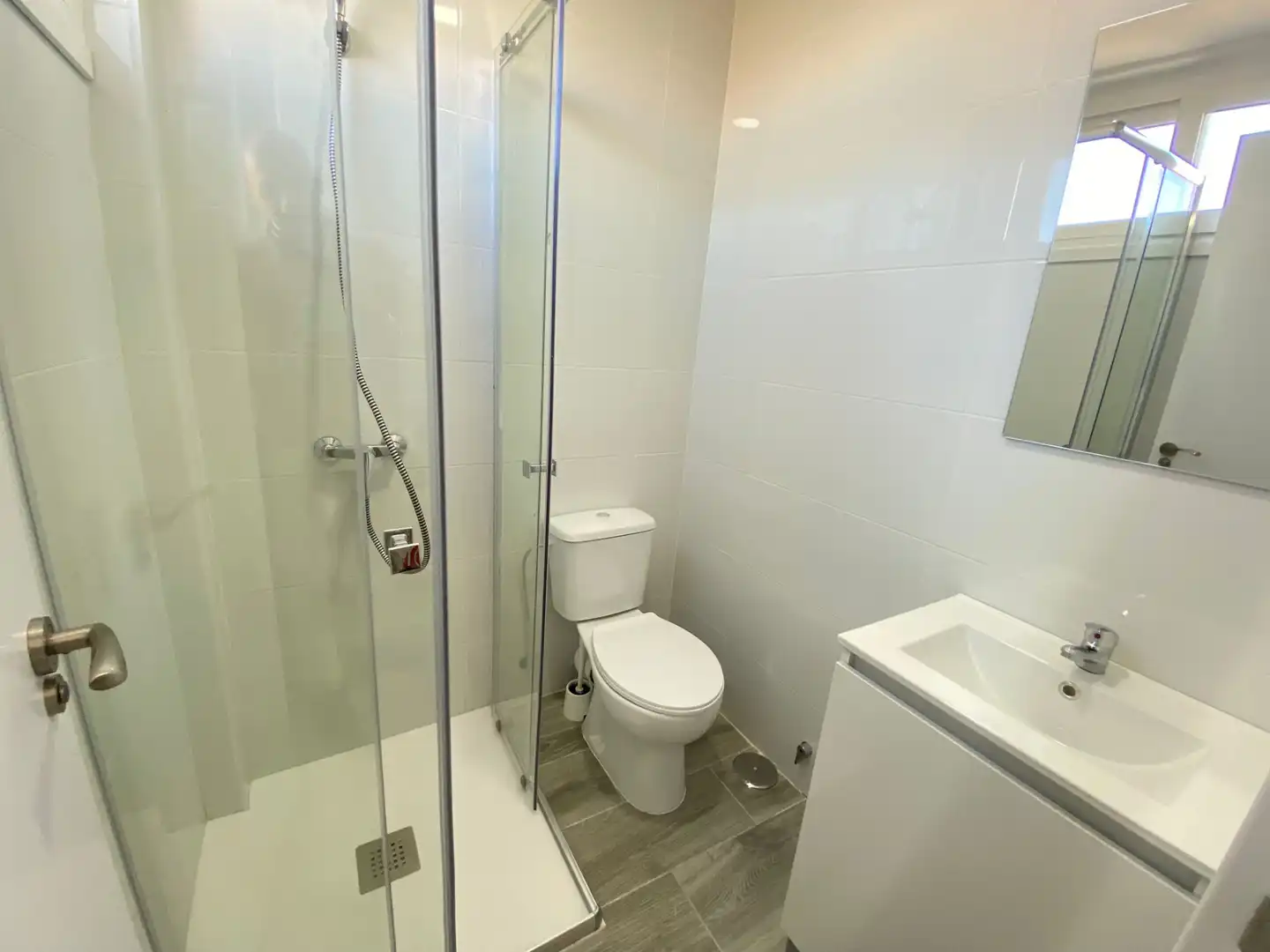 Baño de Piso de alquiler en Madrid con Calefacción, Amueblado y Horno