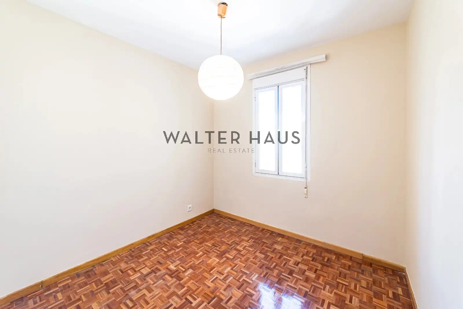 Wohnung zur Miete in Madrid mit Klimaanlage, Heizung und Ofen