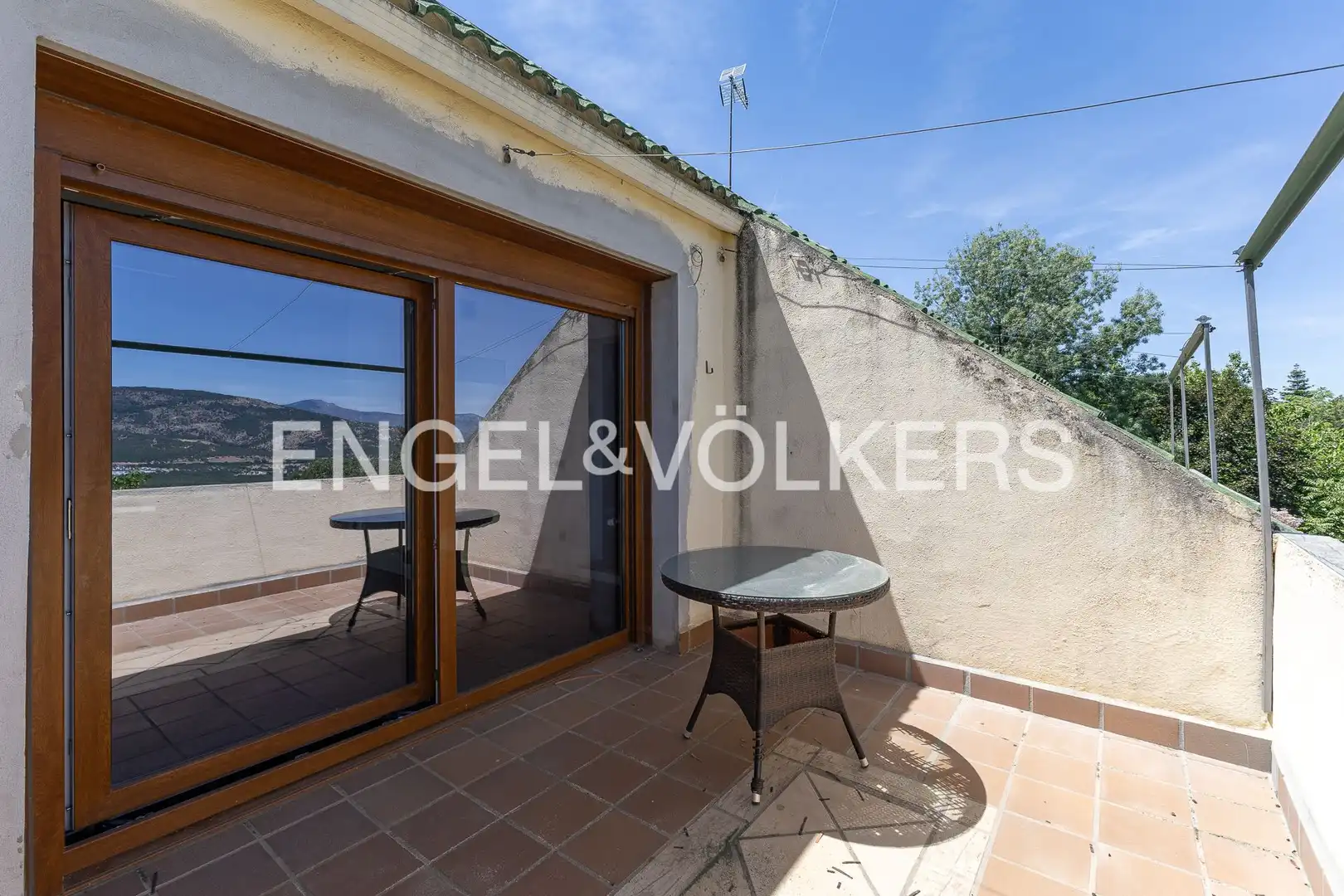 Terrassa de Casa o xalet en venda en Collado Villalba amb Calefacció, Jardí privat i Terrassa