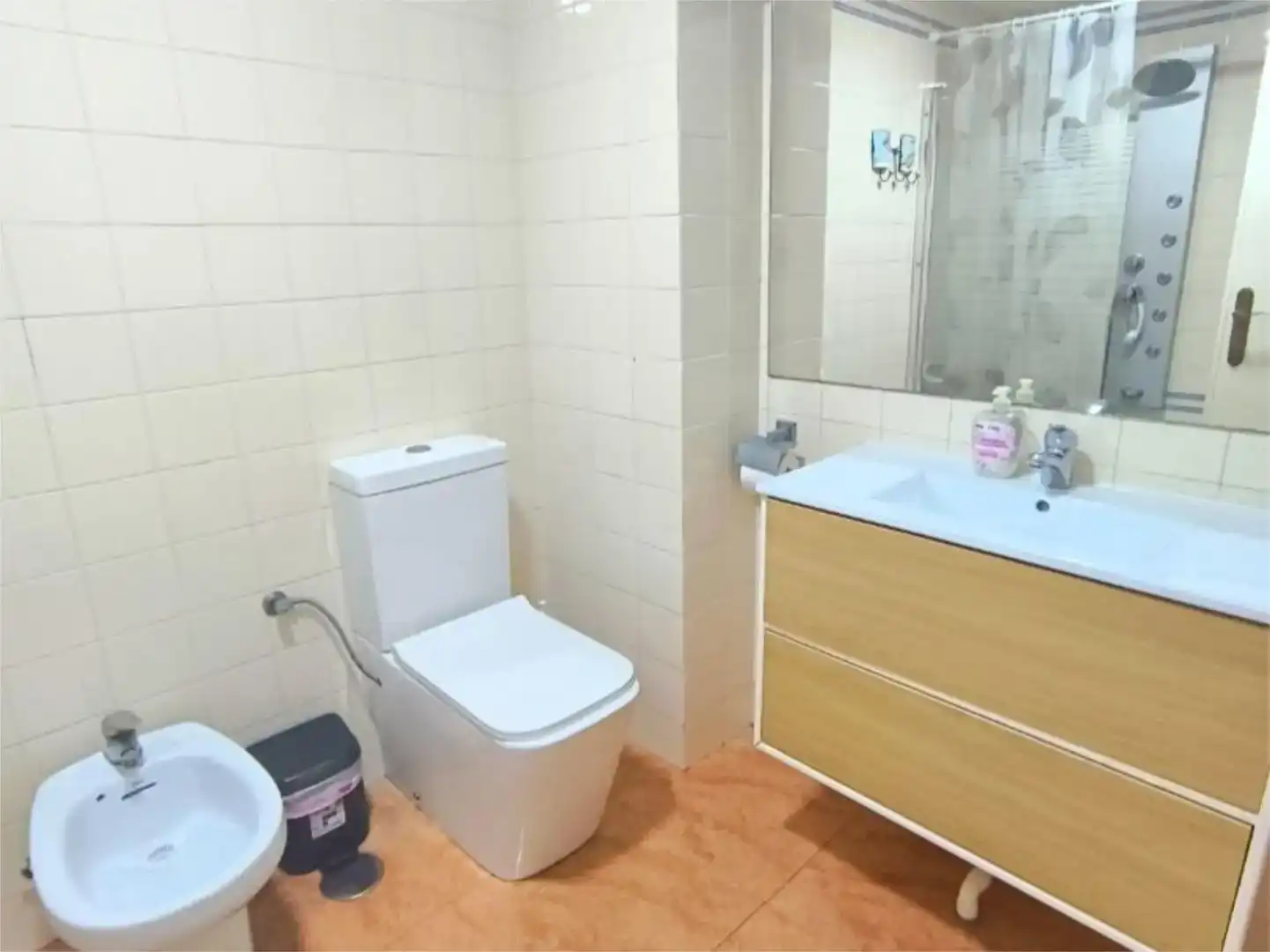 Badezimmer von Wohnung zur Miete in Almuñécar mit Klimaanlage und Balkon