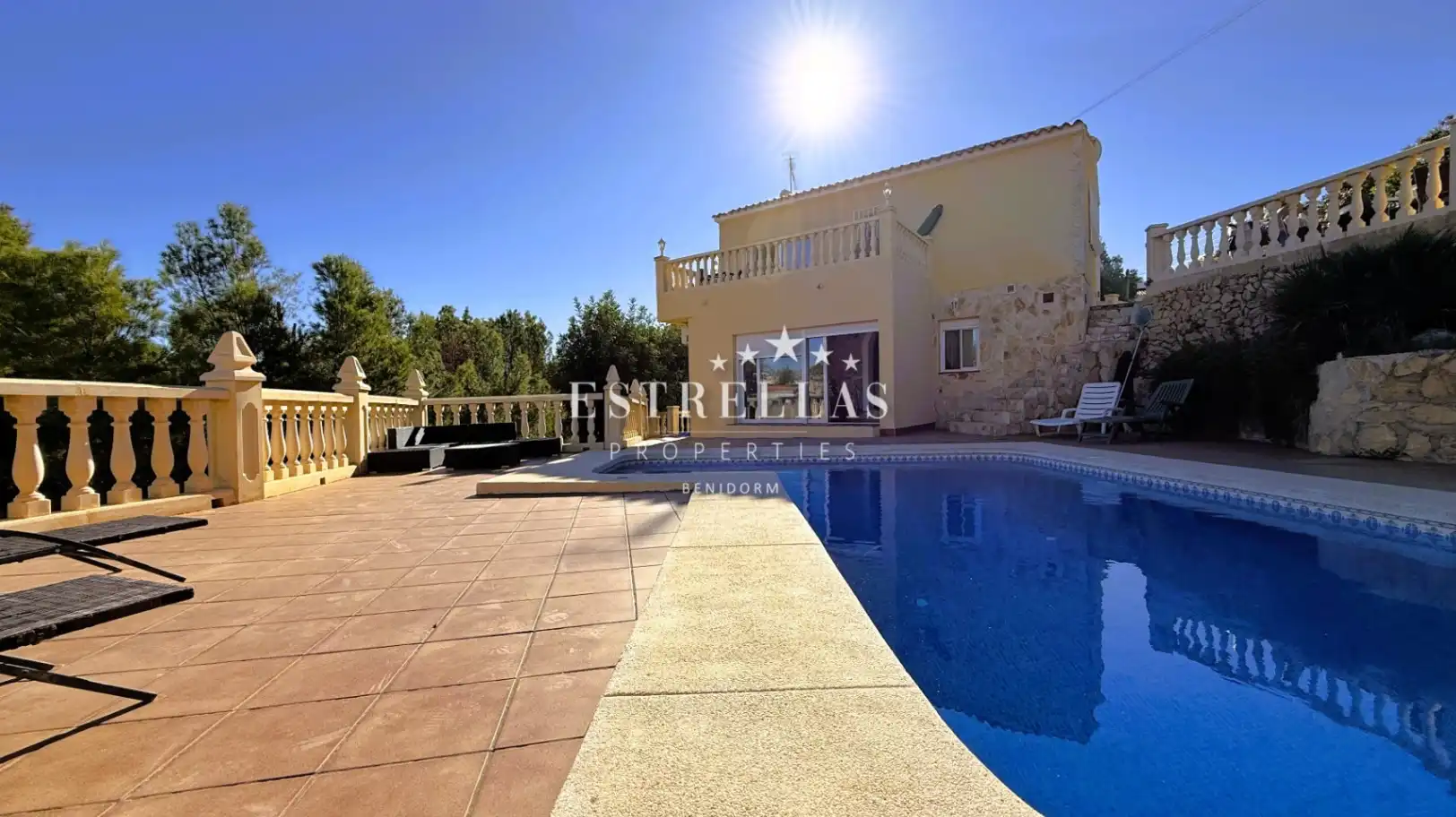 Vista exterior de Casa o chalet en venta en La Nucia con Aire acondicionado, Calefacción y Jardín privado