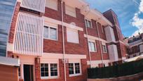 Vista exterior de Pis en venda en Piélagos amb Calefacció, Terrassa i Traster