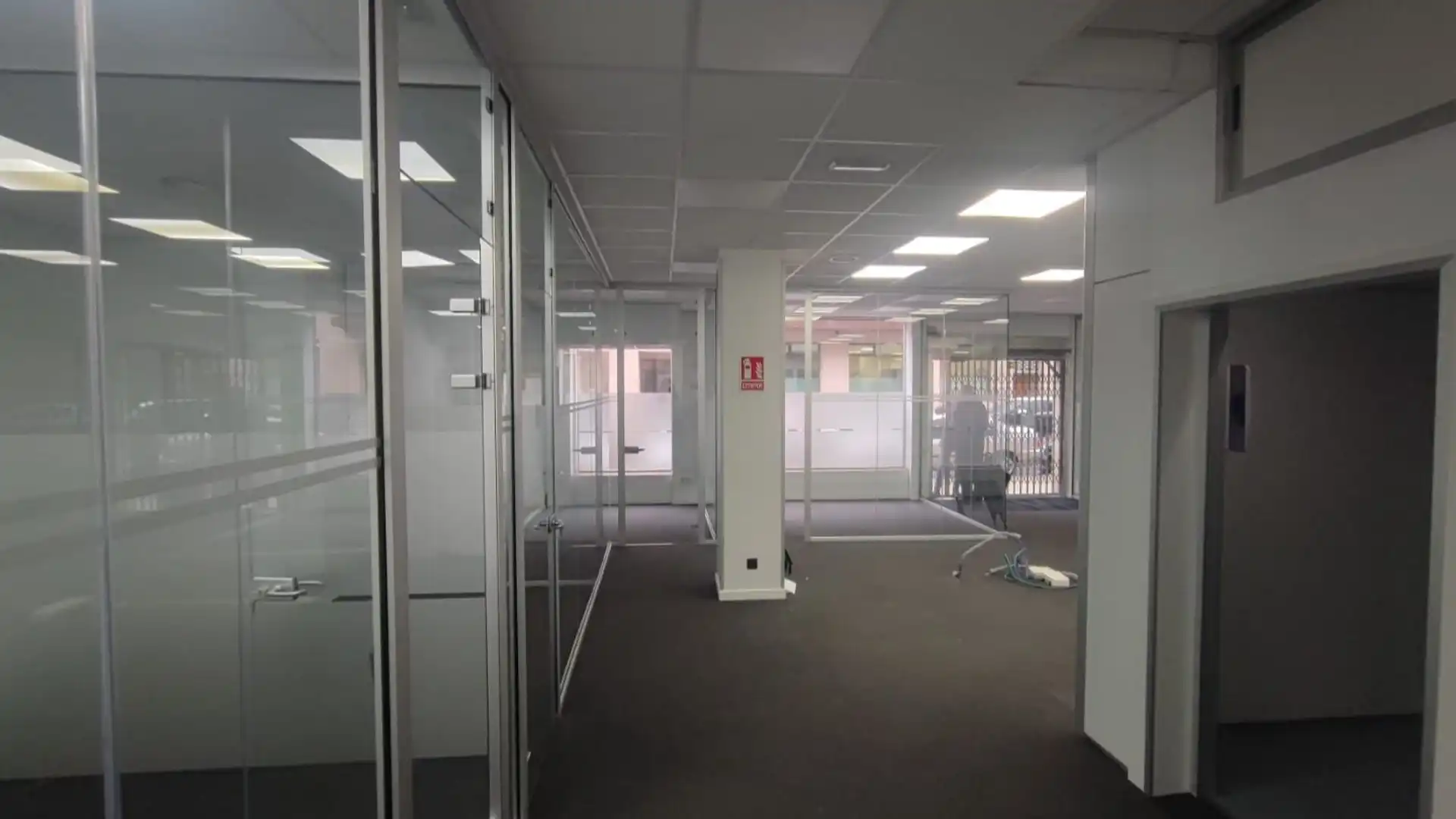 Oficina de lloguer en Oviedo  amb Aire condicionat, Calefacció i Alarma