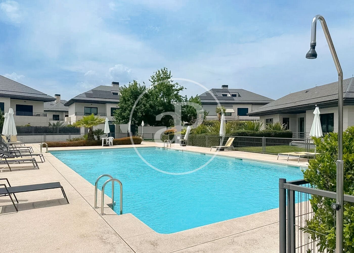 Piscina de Casa o xalet en venda en Boadilla del Monte amb Aire condicionat, Calefacció i Jardí privat