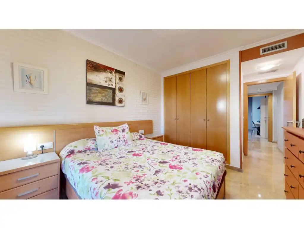 Bedroom of Flat for sale in Valencia  with Air Conditioner, Terrace and Community pool