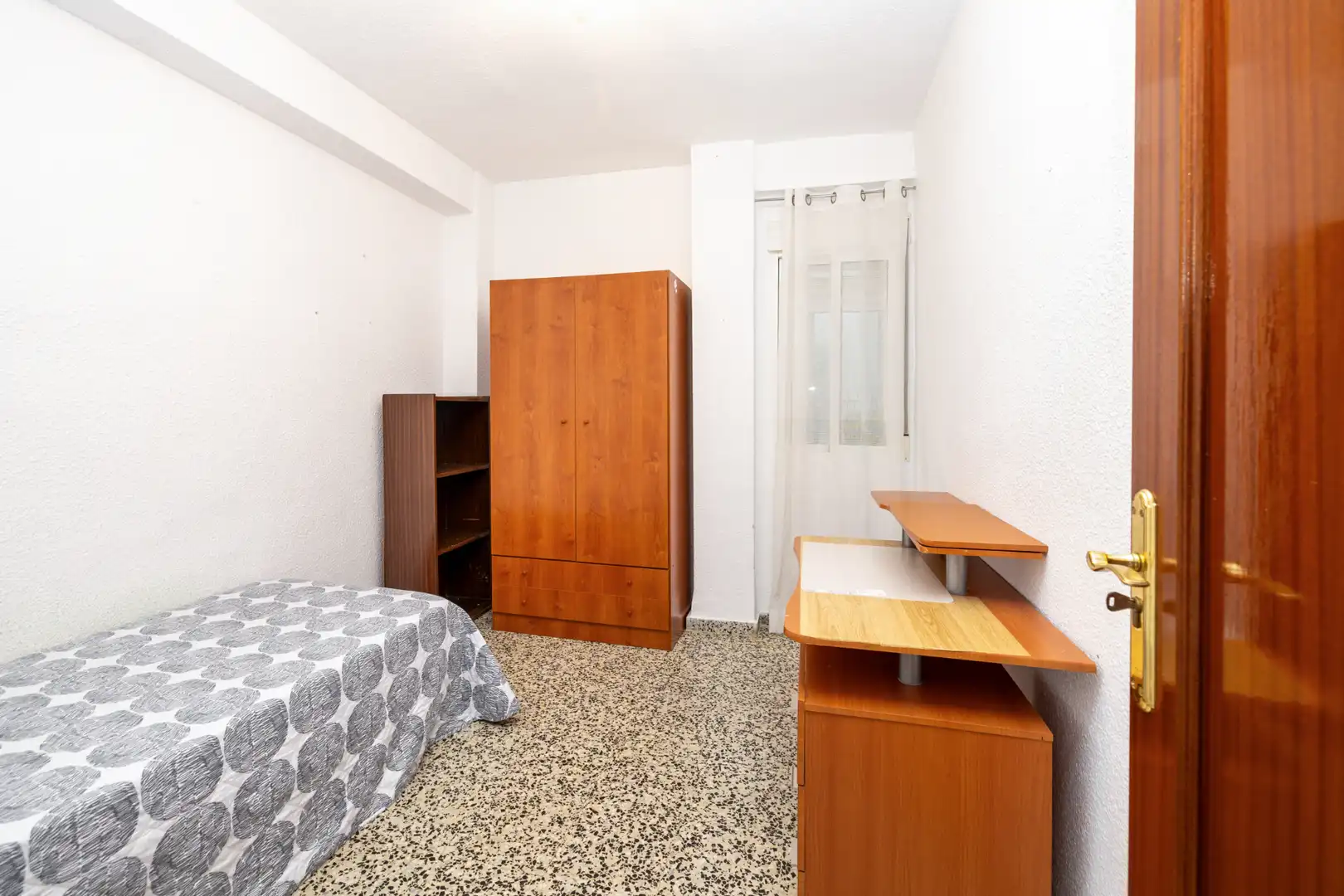Appartamento con terrazza in affitto a Calle Doctor Pareja Yébenes 6, imagen 5