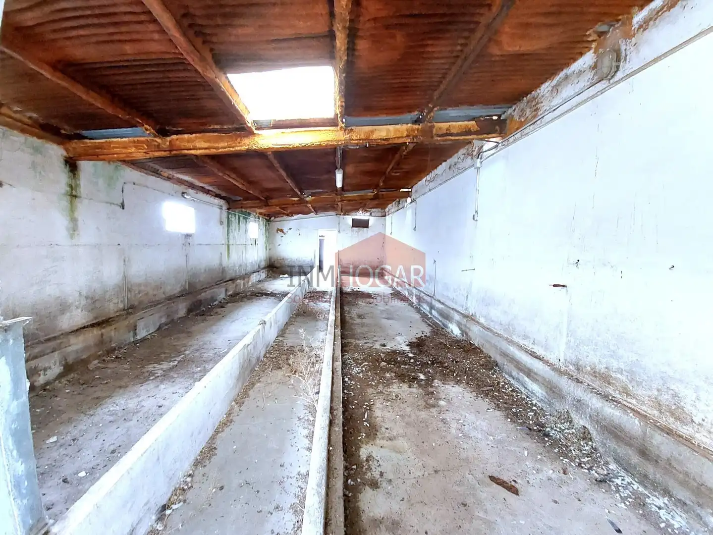 Industrial buildings for sale in Adanero