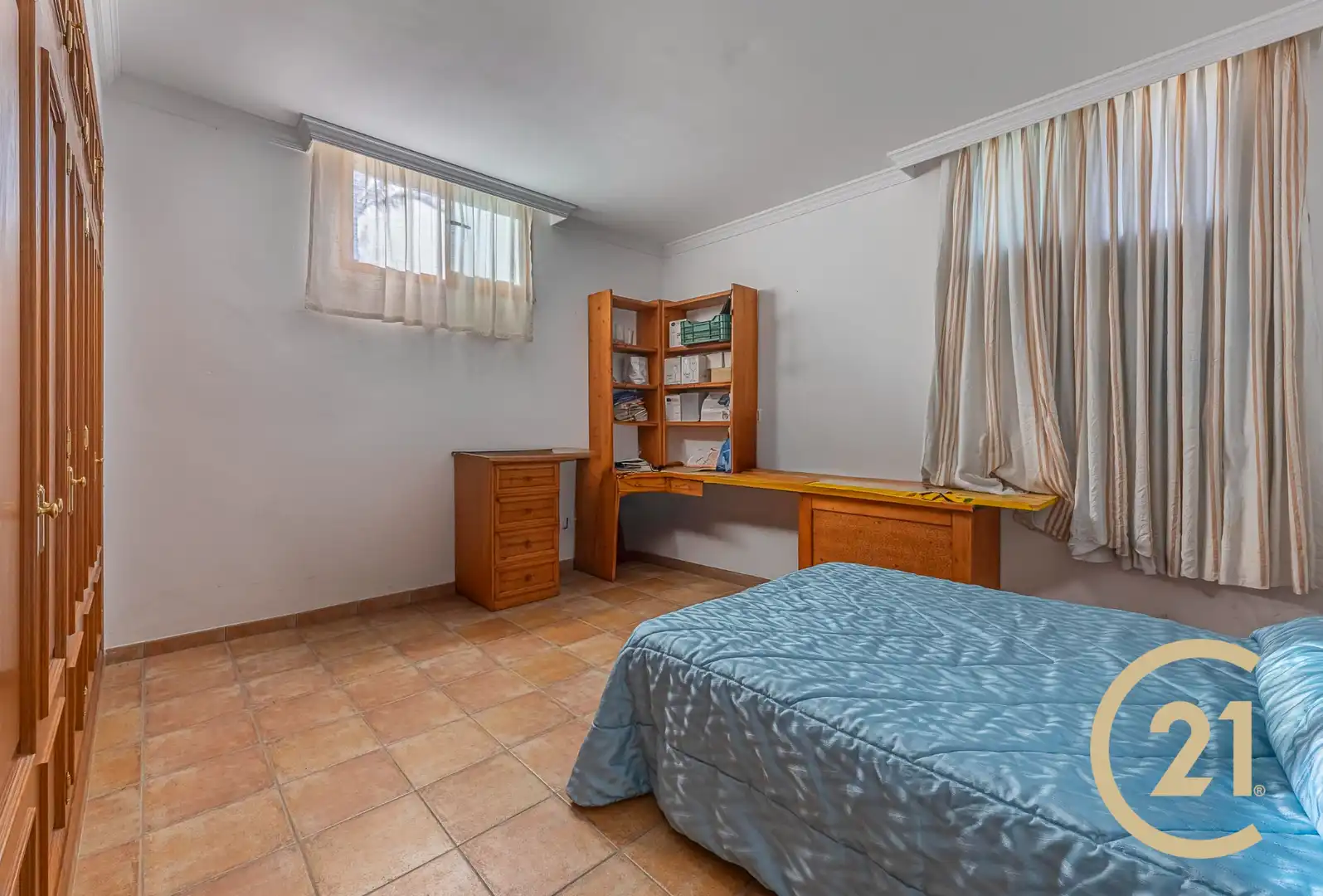 Habitación de Casa adosada en venta en Benahavís con Aire acondicionado, Jardín privado y Terraza