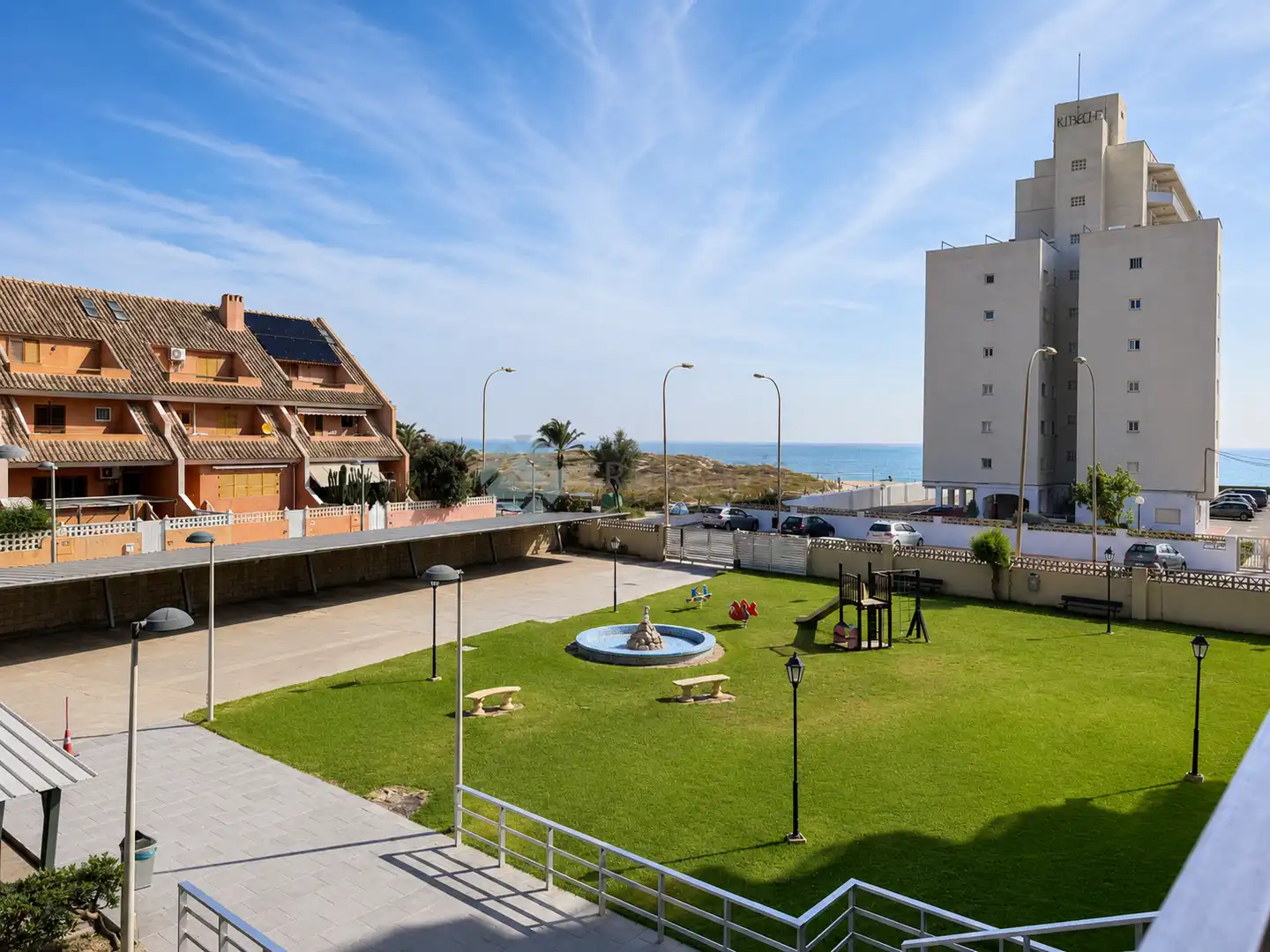 Vista exterior de Piso en venta en Valencia con Terraza, Piscina y Balcón
