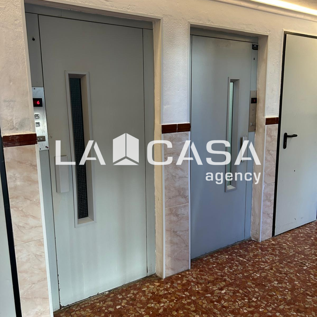 Flat for sale in  Sevilla Capital  with Terrace