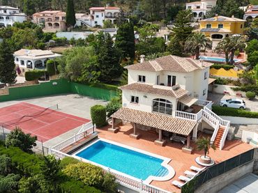 Casa con balcón en venta en Carrer Penya Alta