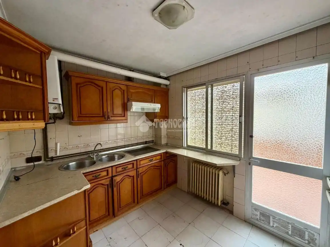 Cuina de Pis en venda en Valdepeñas amb Parquet i Terrassa
