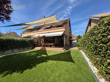 Casa pareada con jardín en venta en Ecuador
