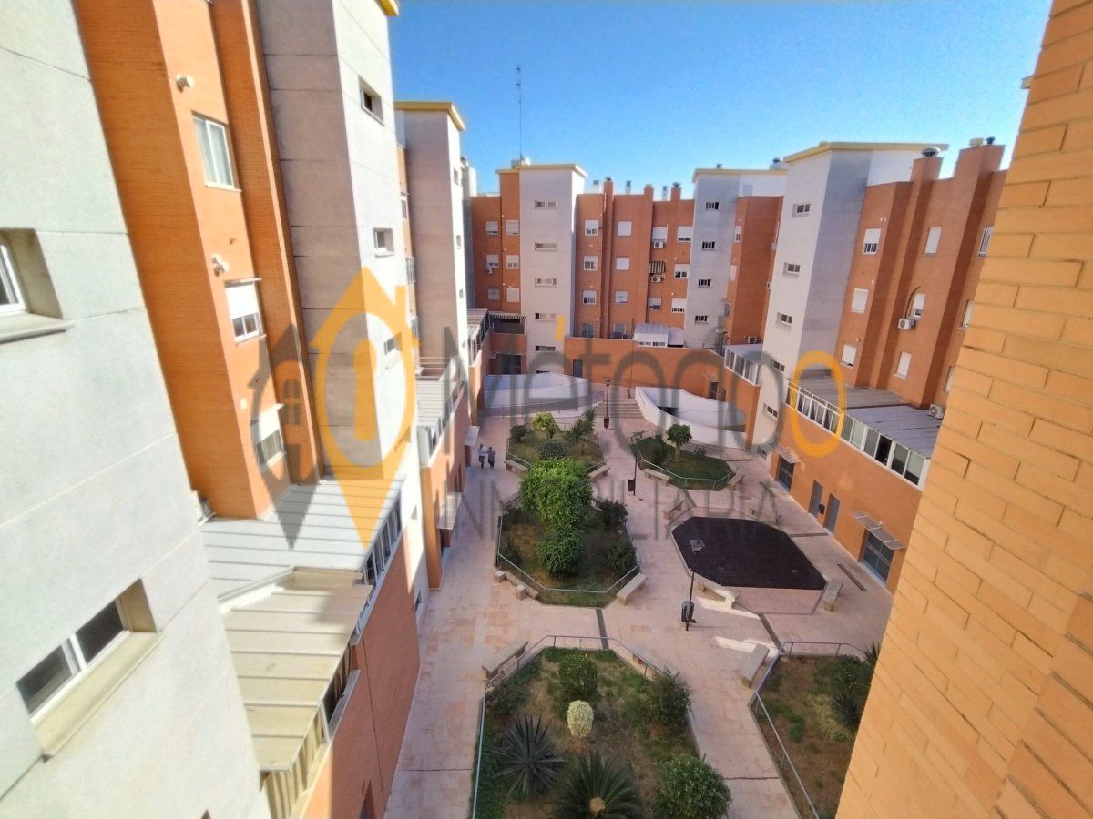 Vista exterior de Pis en venda en  Sevilla Capital amb Aire condicionat, Calefacció i Balcó