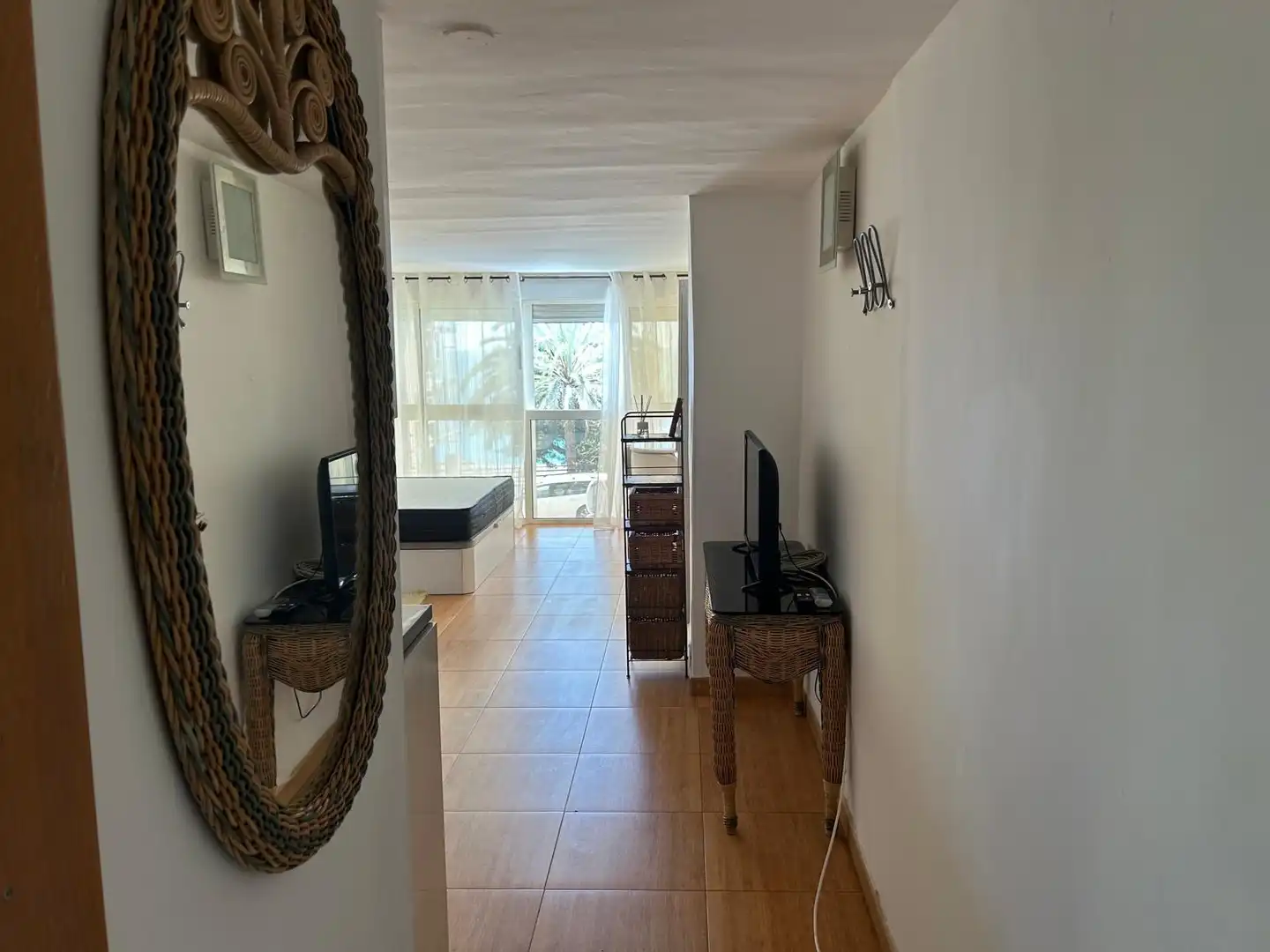 Study for rent in Alicante / Alacant  with Air Conditioner