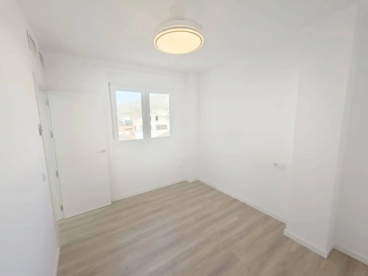 Schlafzimmer von Wohnung zur Miete in Murcia mit Terrasse, Abstellraum und Balkon