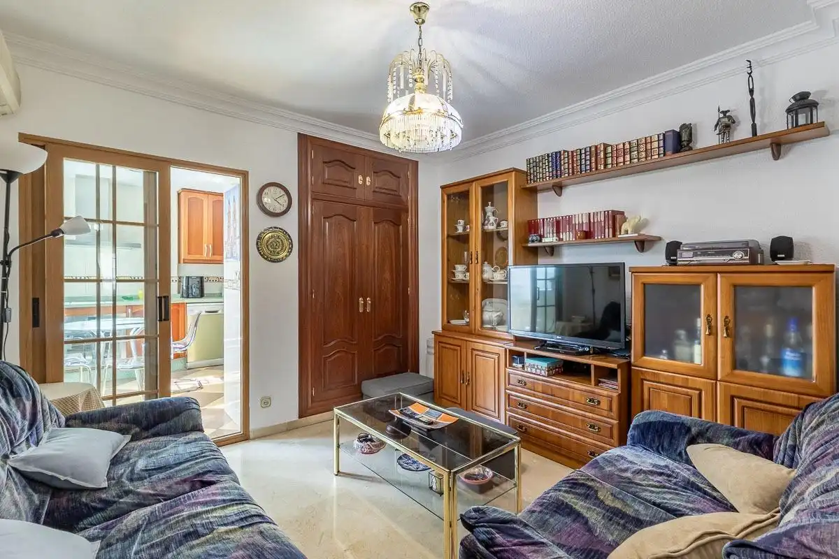 Sala d'estar de Pis en venda en Granada amb Aire condicionat, Terrassa i Forn