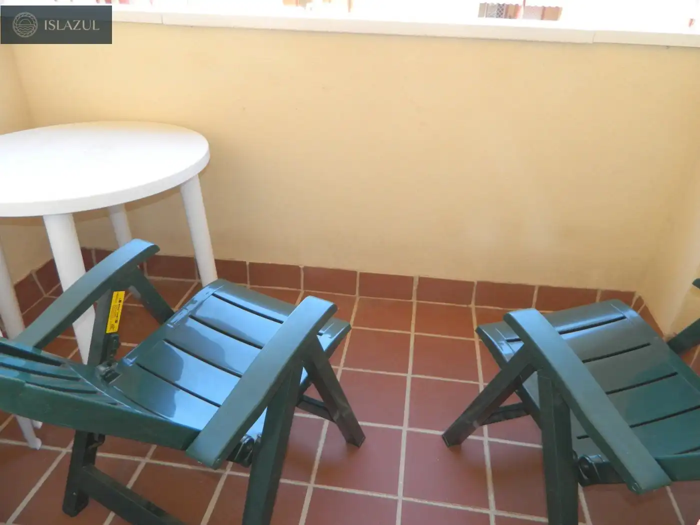 Terraza de Dúplex de alquiler en Isla Cristina con Terraza, Balcón y Piscina comunitaria