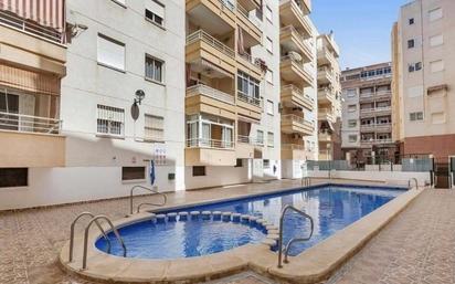 Vista exterior de Apartament en venda en Torrevieja amb Piscina comunitària
