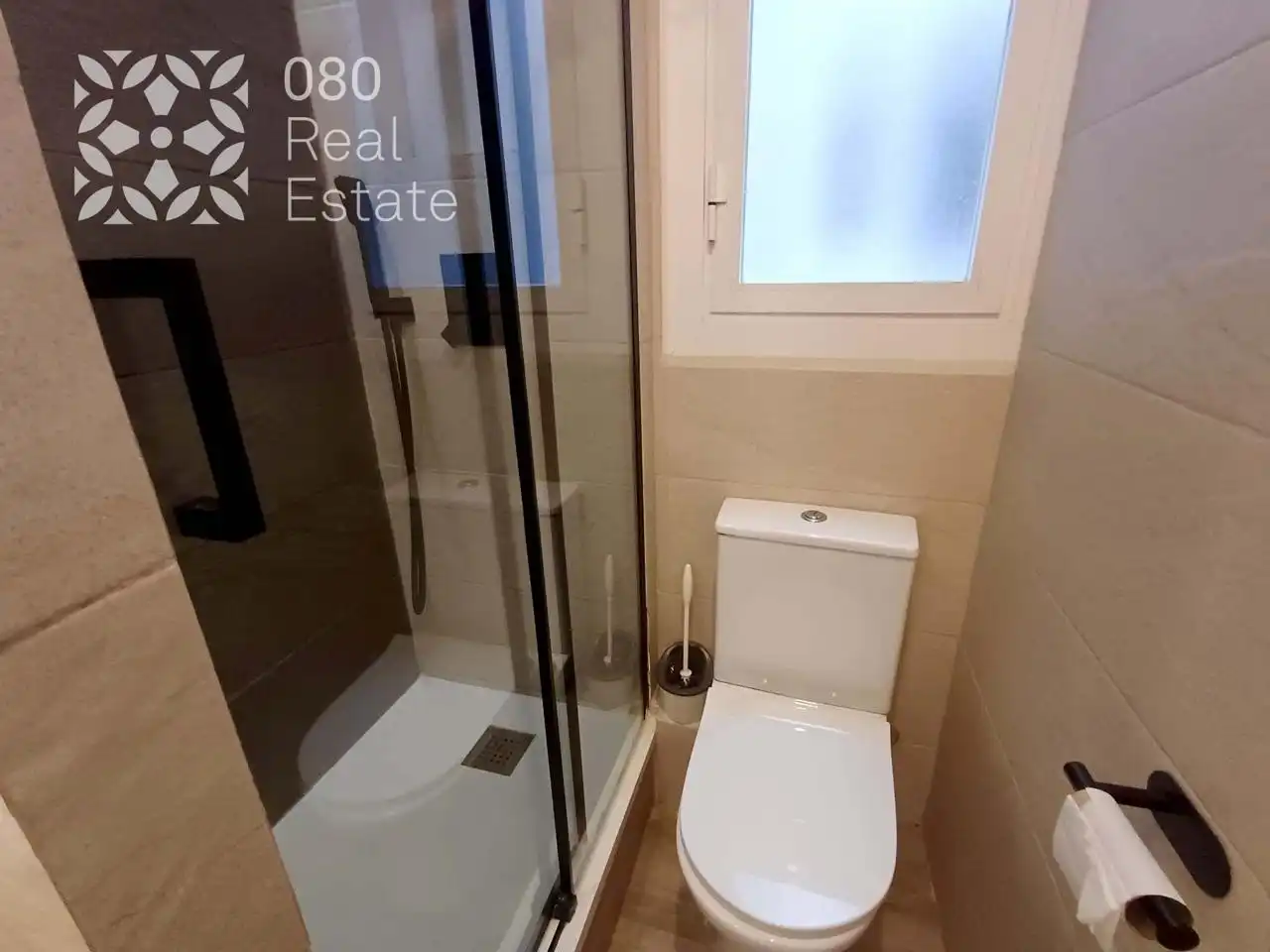 Baño de Piso de alquiler en Barcelona con Parquet, Amueblado y Balcón